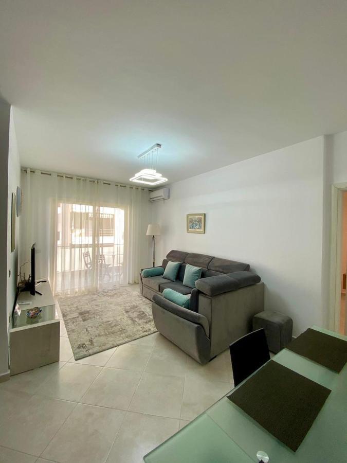 3 Lara Sea View *
